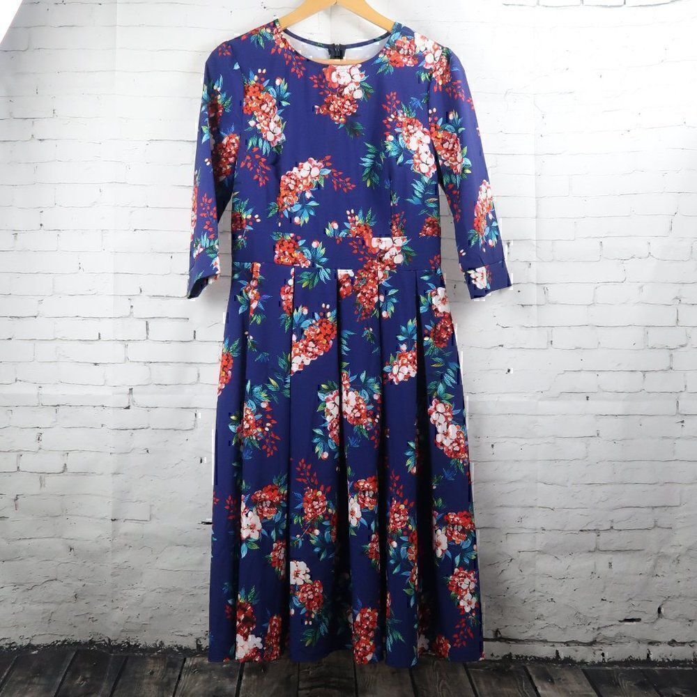 SIMPLY FLAVOR BLUE FLORAL 3/4 SLEEVE PLEATED ROUND NECK DRESS SIZE MEDIUM